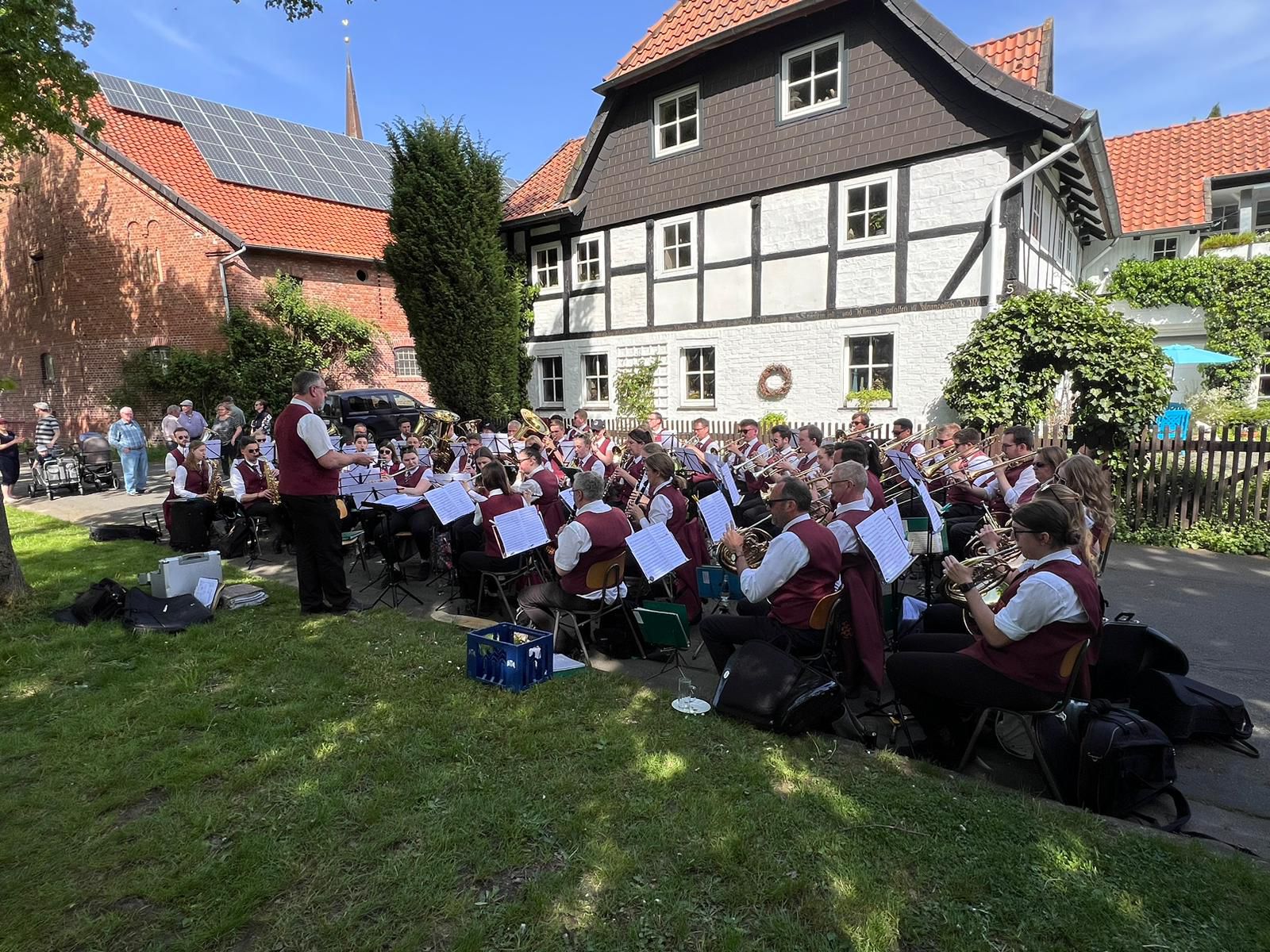 Maibaumaufstellen